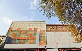 Oyo 26991 Stanza Luxurios Stay Hotel Zahirabad 3* India
