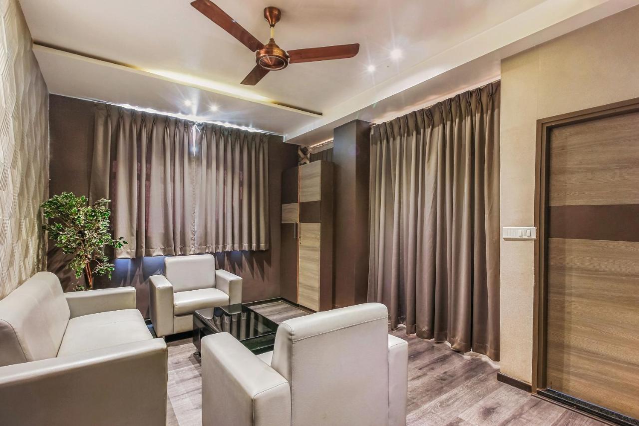Oyo 26991 Stanza Luxurios Stay Zahirabad Exterior photo