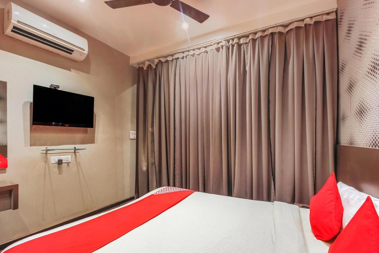 Oyo 26991 Stanza Luxurios Stay Zahirabad Exterior photo