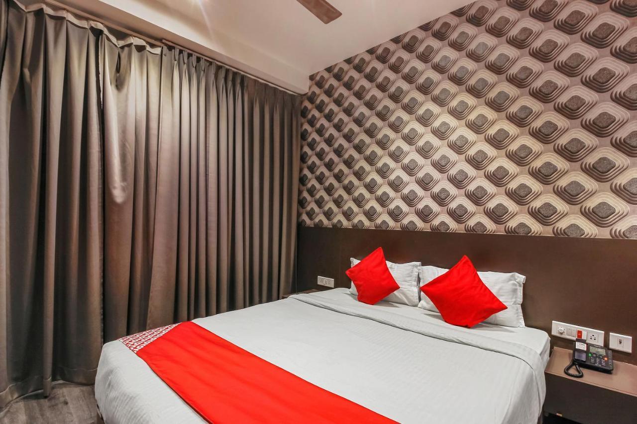 Oyo 26991 Stanza Luxurios Stay Zahirabad Exterior photo
