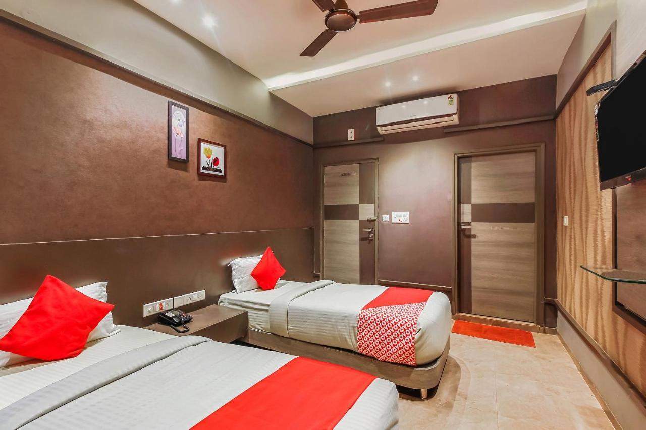 Oyo 26991 Stanza Luxurios Stay Zahirabad Exterior photo