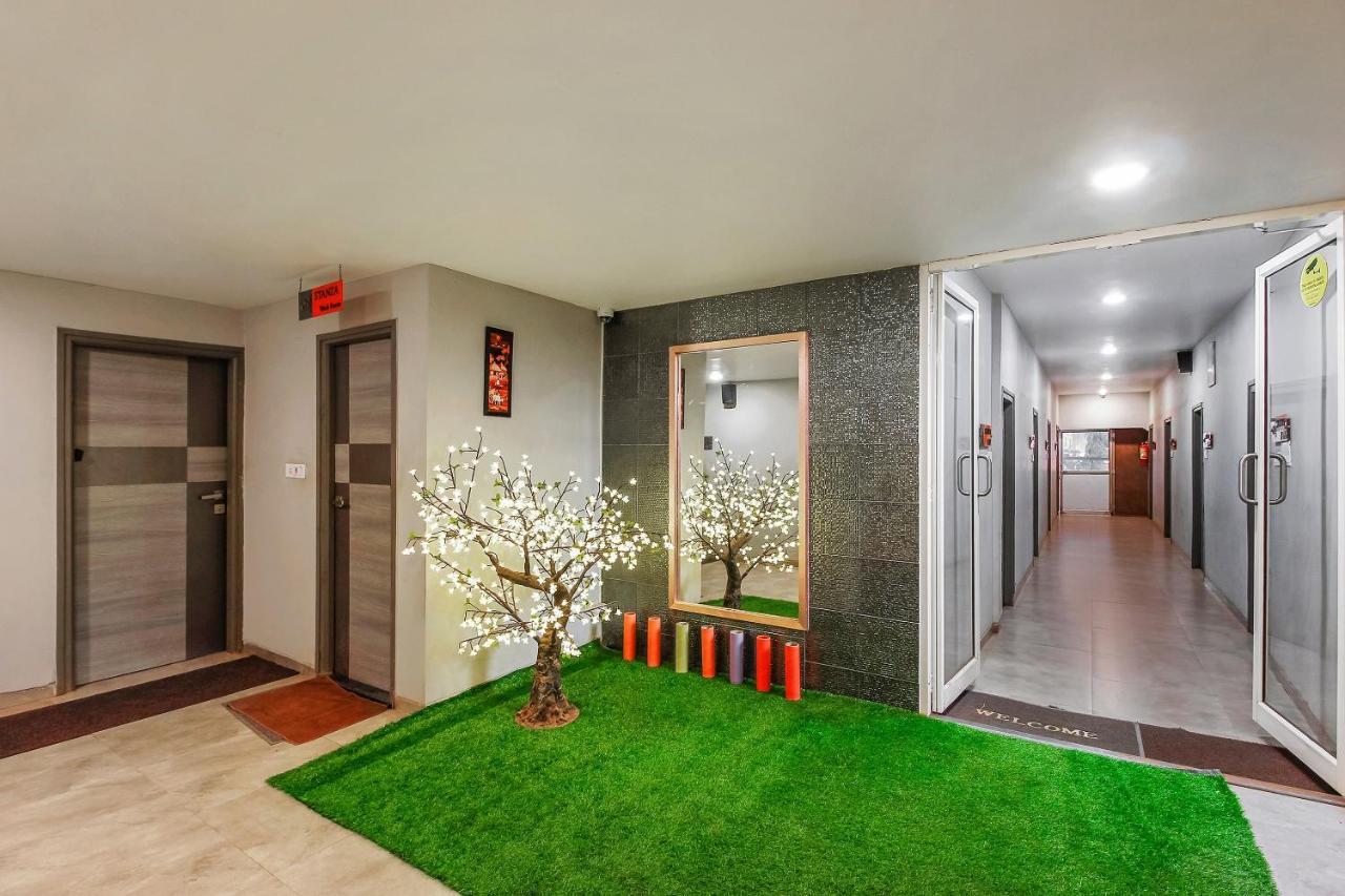 Oyo 26991 Stanza Luxurios Stay Zahirabad Exterior photo