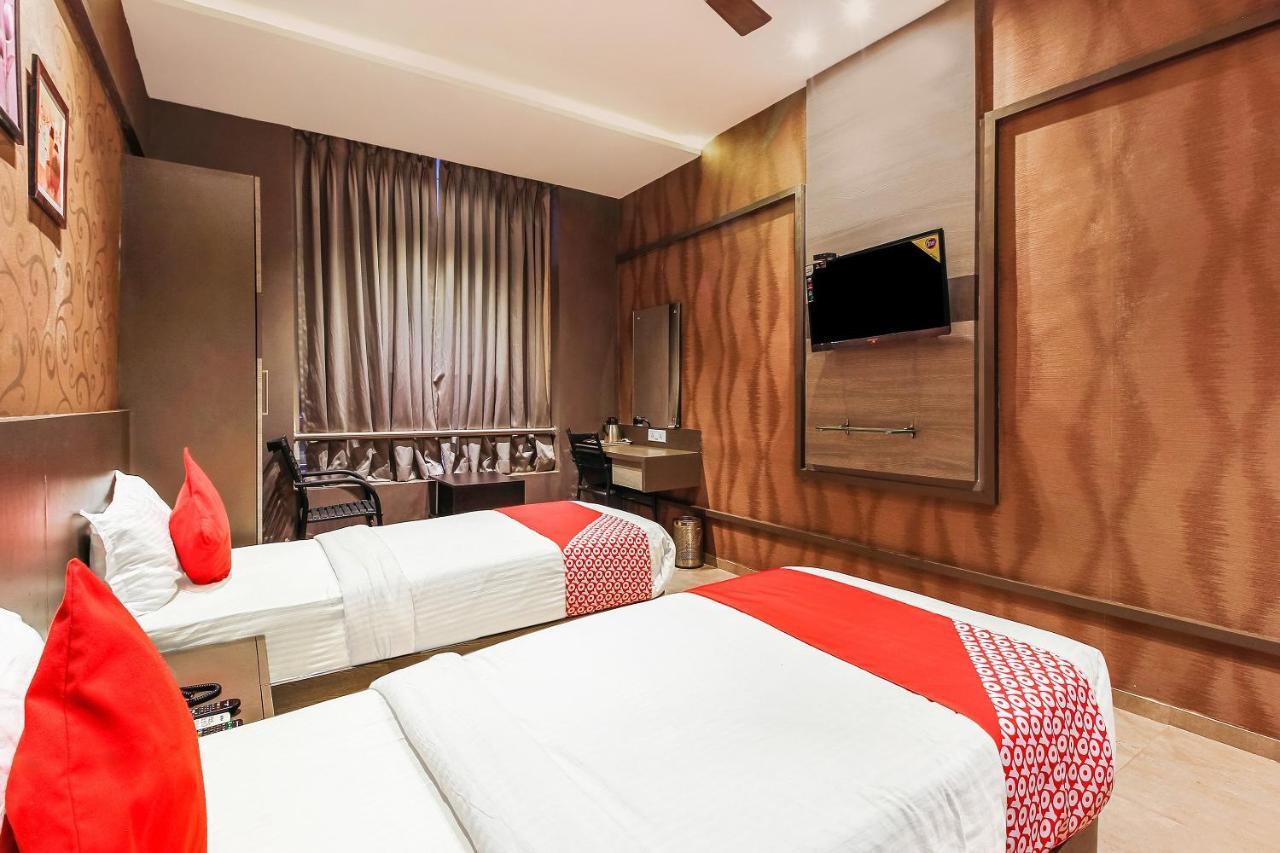 Oyo 26991 Stanza Luxurios Stay Zahirabad Exterior photo