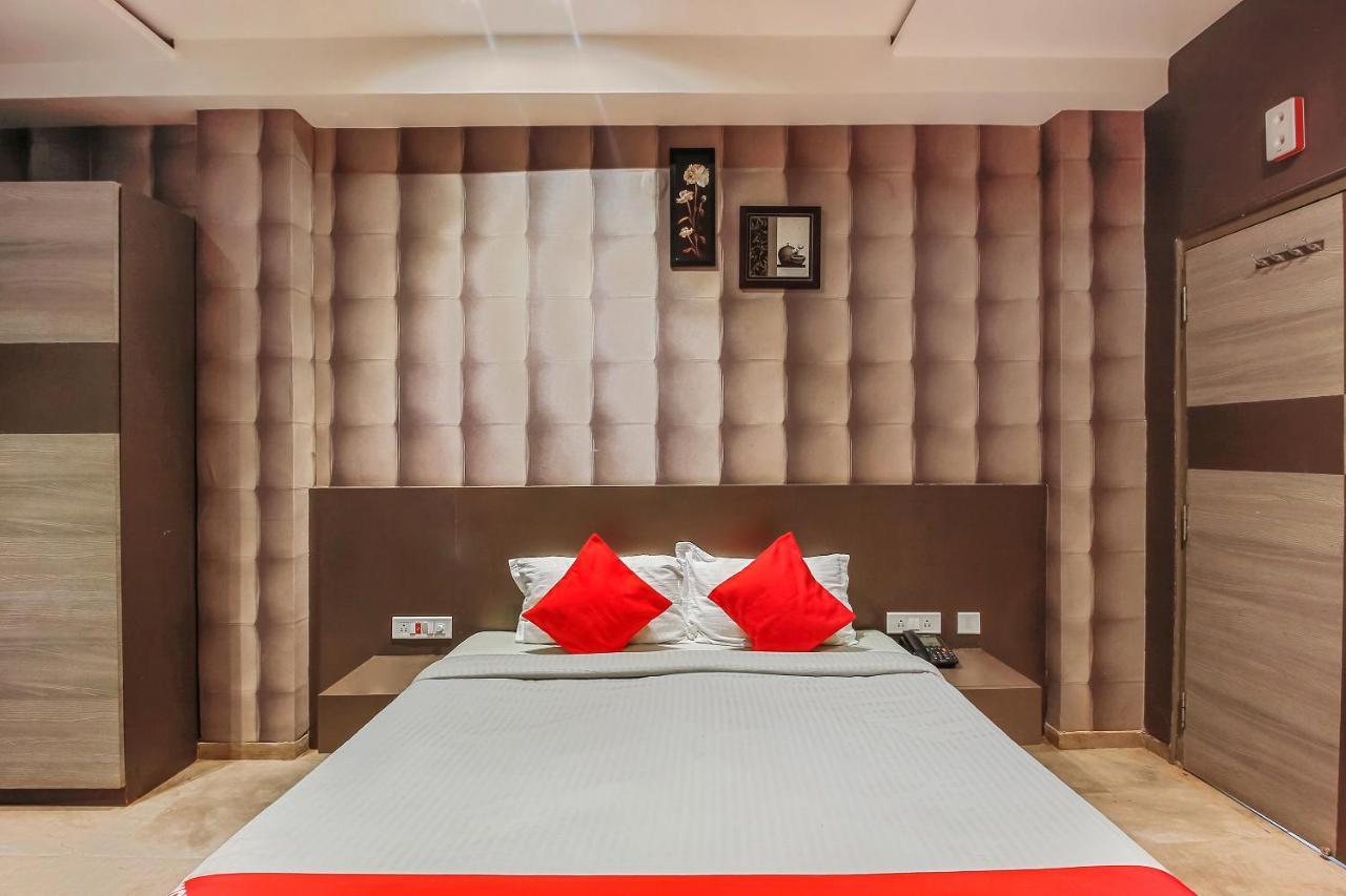 Oyo 26991 Stanza Luxurios Stay Zahirabad Exterior photo
