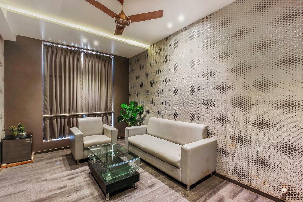 Oyo 26991 Stanza Luxurios Stay Zahirabad Exterior photo